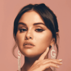 Selena Gomez with clean, natural makeup